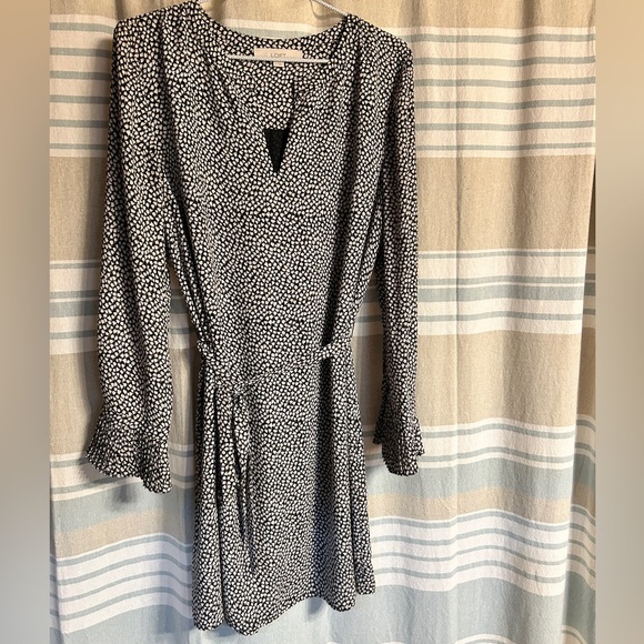 LOFT Dresses & Skirts - LOFT Black & White Dot Print Long-Sleeve Wrap Dress
